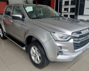 Tin tức giá xe: Isuzu D-Max dọn kho giảm giá tới 100 triệu, hợp 'dân cày' không quan trọng 'đẹp mã'