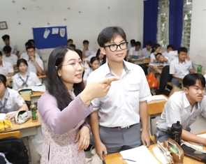 Miễn học phí cho học sinh: Ngăn bỏ học, nâng chất lượng giáo dục