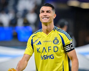 Ronaldo ký siêu hợp đồng chưa từng có trong lịch sử bóng đá