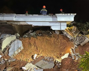 Mưa lớn gây sạt lở đất ở Yên Bái, một nam sinh tử vong