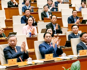 Quốc hội quyết miễn thị thực cho người nước ngoài diện ưu đãi phát triển kinh tế