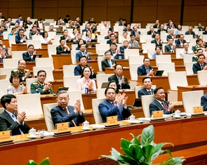 Quốc hội yêu cầu bảo đảm các điều kiện tổ chức dạy học 2 buổi/ngày, xử lý nghiêm vi phạm dạy thêm