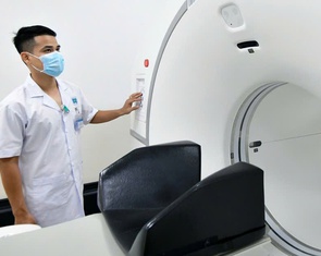 Chụp PET/CT khác gì so với chụp CT, MRI?