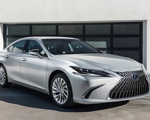Tin tức giá xe: Được giảm thuế nhập khẩu, giá Lexus ES giảm 260 triệu đồng