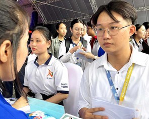 Thị trường tuyển dụng tăng, dù còn bất ổn