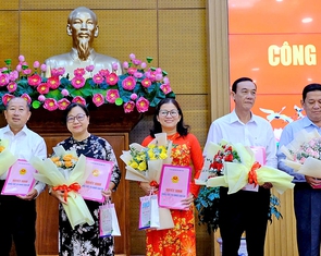 Đồng Tháp trao quyết định nghỉ hưu cho 39 cán bộ cấp tỉnh