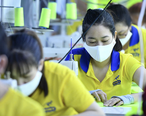 Từ 1-7, tiền lương tối thiểu vùng ở TP.HCM và Hà Nội thay đổi ra sao?