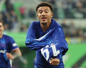 Chelsea chịu phạt 176 tỉ để... trả Sancho lại cho Man United
