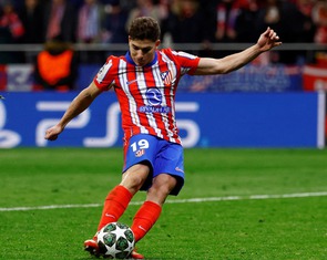 IFAB sửa luật đá 11m, đau đớn cho Atletico