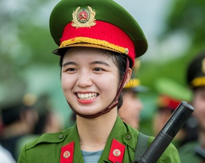 'Bước chân không mỏi' của chiến sĩ công an 2 lần vinh dự sải bước diễu binh