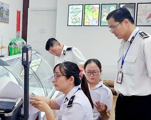 Bình Dương kiểm tra đột xuất 9 cửa hàng của Công ty C.P Việt Nam