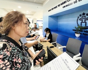 Người dân Hà Nội bức xúc vì tới hẹn trả kết quả thủ tục hành chính vẫn... chưa có kết quả