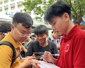 Họp liên tục gây sao nhãng công việc