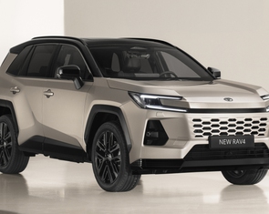 Toyota 'tất tay' từ xe hybrid đến thuần điện: Có xe bán tốt đến mức không còn tại đại lý