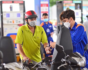 Xăng dầu đồng loạt tăng giá