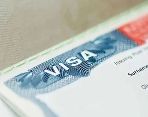 Visa đi Mỹ: Người trả nghìn đô, kẻ bị cấm vào