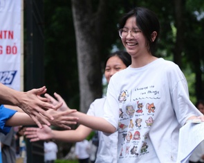Đề tiếng Anh thi vào lớp 10 Hà Nội