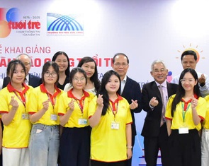 Sinh viên Trường đại học Cửu Long học 'Làm báo cùng Tuổi Trẻ'