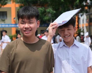 Đề thi toán lớp 10 Hà Nội 'vừa sức', thí sinh tươi rói