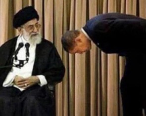 Ảnh ghép ông Obama cúi đầu trước Đại giáo chủ Khamenei lan truyền trên mạng