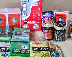 Bắt cặp vợ chồng sản xuất 70.000 chai 'dầu gió con ó' giả