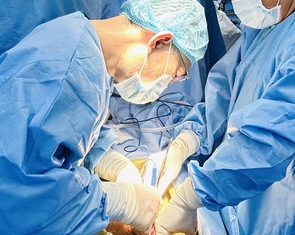 Kỳ tích từ lòng nhân ái: Hai người bệnh trẻ được 'sống thêm lần nữa' sau ghép thận