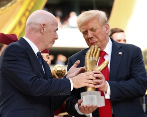 Tổng thống Trump gây tranh cãi khi nêu ý định đổi cách gọi môn bóng đá ở Mỹ