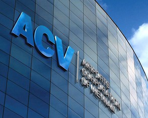 Tin tức sáng 16-7: ACV sẽ phát hành hơn 1,4 tỉ cổ phiếu; Đình chỉ tư cách hành nghề 3 kiểm toán viên