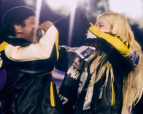 Bruno Mars hát APT. ở concert BlackPink, cảm ơn Rosé vì 'giúp' gần thoát nợ