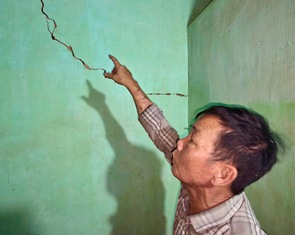 Người dân lo lắng khi nhà ở nứt toác vì thi công cao tốc