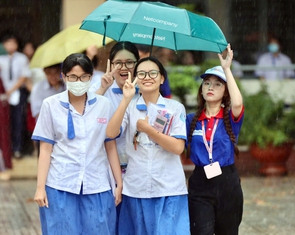Điểm các tổ hợp chênh lệch lớn, cơ hội của thí sinh ra sao?
