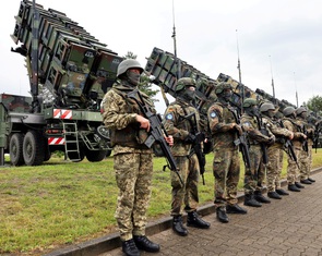 Mỹ cân nhắc lấy tên lửa Patriot trong kho giao cho Ukraine