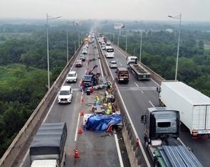 Không để mỗi lần sửa chữa là đường cao tốc tắc nghẽn, kẹt xe nghiêm trọng