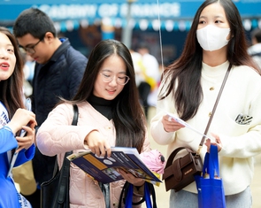 Tin tức sáng 20-7: Điểm chuẩn tuyển sinh đại học năm 2025 khó đoán; Yêu cầu cấp cứu nạn nhân tối đa