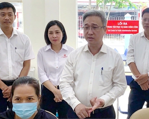 Phó bí thư Thành ủy TP.HCM Đặng Minh Thông khảo sát hoạt động tại phường Bình Trưng