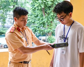 Một tuần sát hạch cấp giấy phép lái xe ở Hà Nội: Chỉ 44,4% thí sinh thi đậu