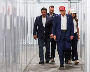 Ông Trump đến thăm 'nhà tù cá sấu'