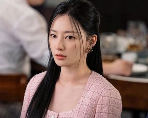 Song Ha Yoon phủ nhận bạo lực học đường sau một năm im lặng, cảnh sát truy nã người tố cáo