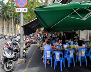 Ngưng dùng tạm vỉa hè có trả phí, sẽ có đề án quản lý vỉa hè cho TP.HCM mới