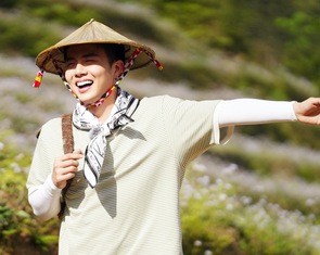 Duy Khánh nhăng cuội 'chỏ đò xoi' mà vẫn dễ thương