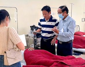Vụ ngộ độc sau đám giỗ: 21 người nhập viện, nhà hàng bị tạm dừng hoạt động