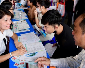 Điểm sàn Trường đại học Công nghiệp TP.HCM giảm nhẹ, quy đổi điểm theo 2 hàm
