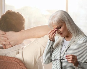 Sống với con trai trên 30 tuổi độc thân, mẹ bị ảnh hưởng sức khỏe tinh thần