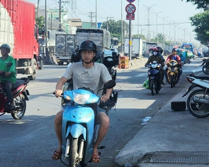 Cảnh sát giao thông TP.HCM cảnh báo tình trạng đi ngược chiều tái diễn