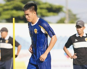 CLB Quảng Nam 'câu giờ', chờ phép màu chơi V-League
