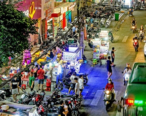 TP.HCM lập đoàn kiểm tra các điểm ‘nóng’ lấn chiếm vỉa hè, nghiên cứu lắp camera phạt nguội