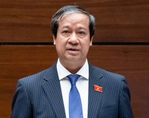 Bộ trưởng trả lời cử tri việc không biến học sinh thành 'công cụ' kiếm thêm thu nhập của giáo viên
