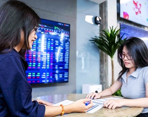 Chứng khoán tuần mới ra sao sau khi vượt đỉnh lịch sử?
