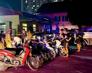 Xử lý hàng chục trường hợp vi phạm giao thông khi 'đi bão' mừng U23 Việt Nam vô địch