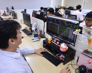 Chứng khoán bật tăng trở lại sau phiên mất 64 điểm, ai đã 'mất hàng'?